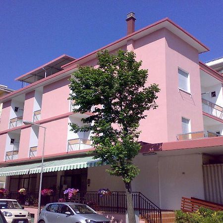 Hotel Piccari Nuova Gestione Rimini Exterior foto