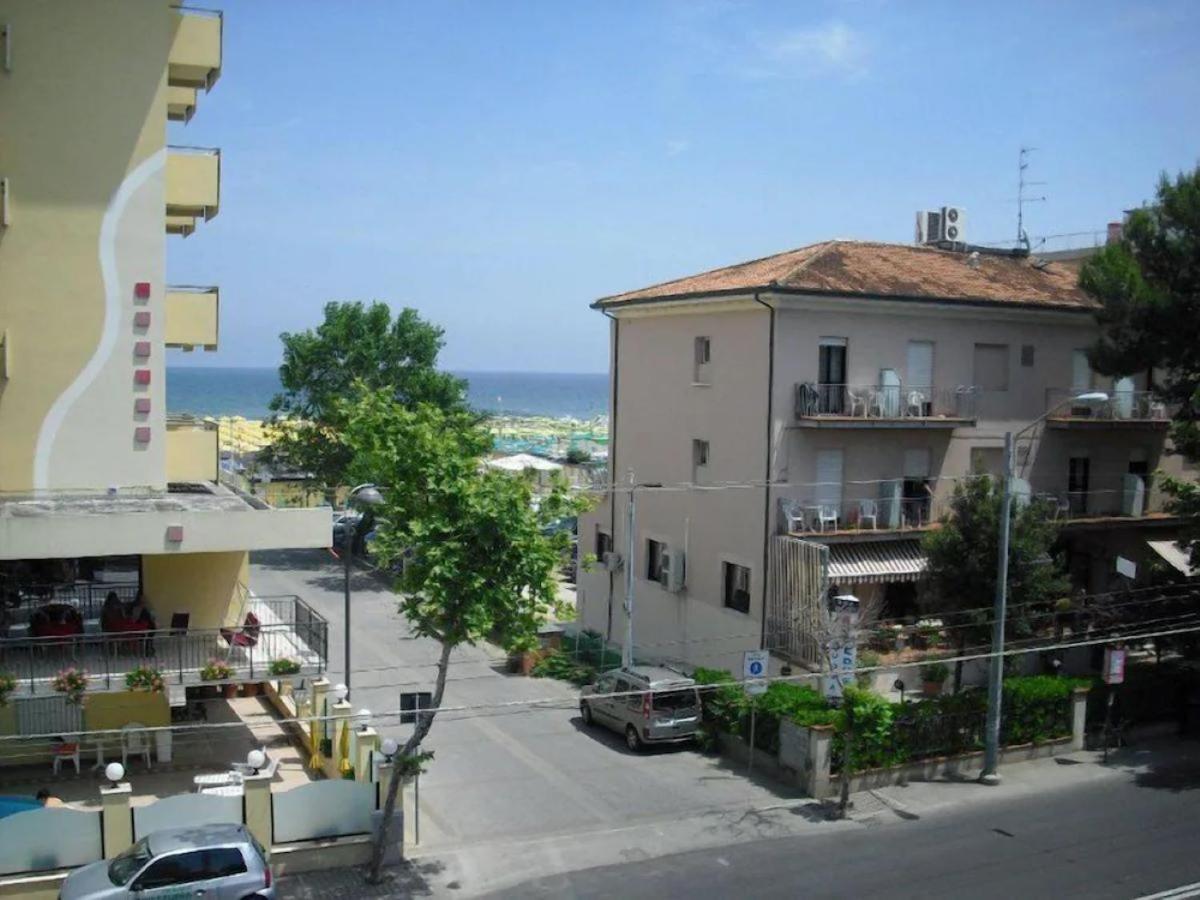 Hotel Piccari Nuova Gestione Rimini Exterior foto